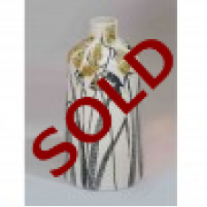 FINCHES BUSY FEASTING