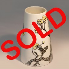 FINCHES FEASTING POT 1 FINCHES FEASTING POT 1