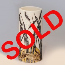 SMALL HARES IN THE MOONLIGHT POT 5 SMALL HARES IN THE MOONLIGHT POT 5